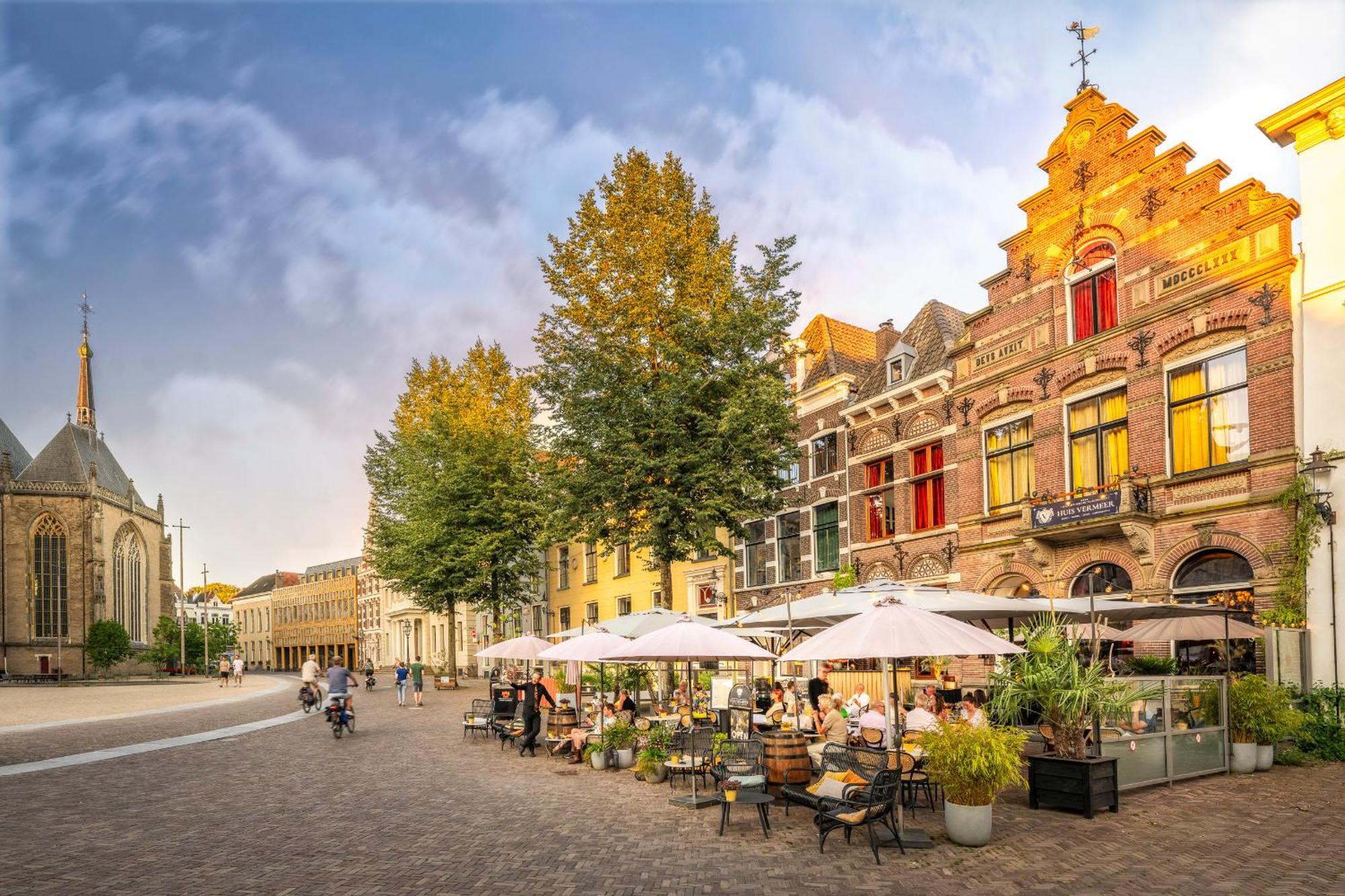 Grand Boutique Hotel-Restaurant Huis Vermeer Deventer Exterior foto